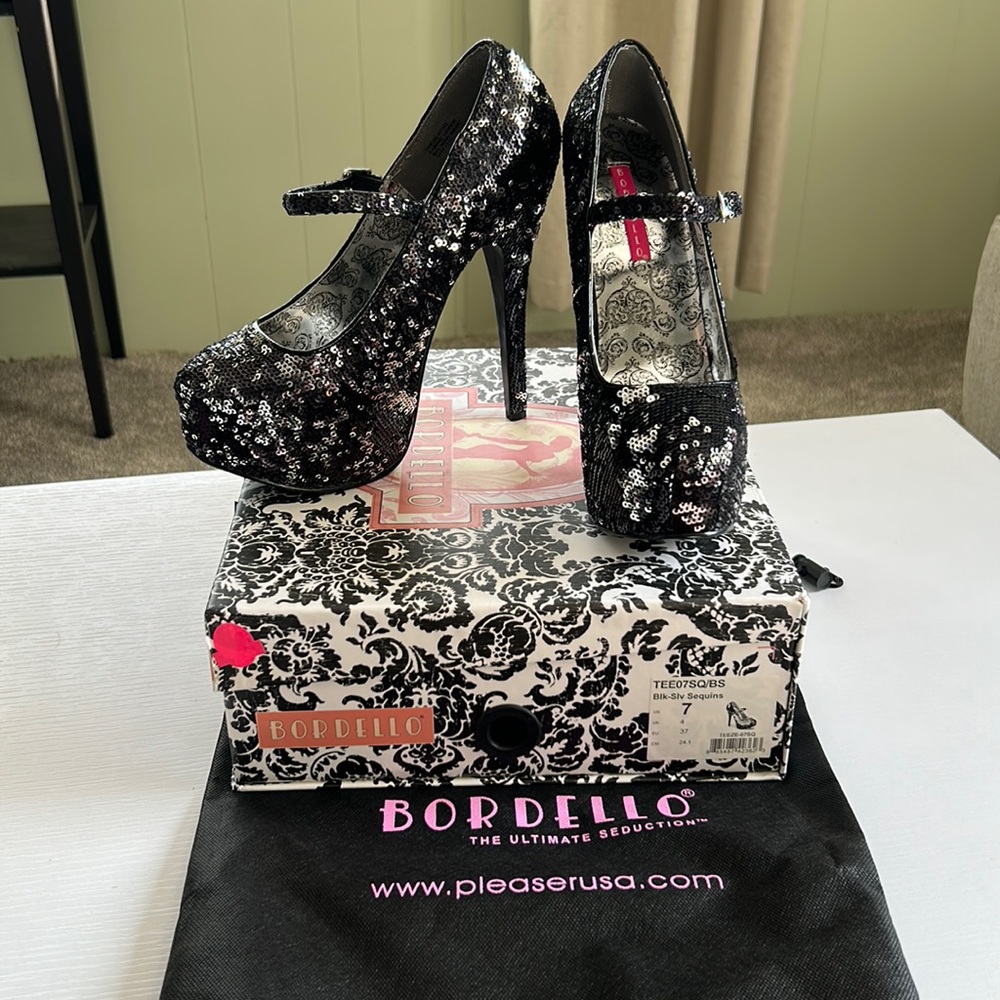 Bordello Pleasers, size 7 (fits like a 6!!!)